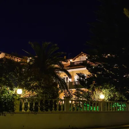 Andriana Aparthotel