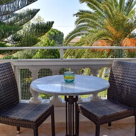 Apart-hotel Andriana 3*