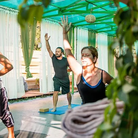 מלון דירות Andriana 3*