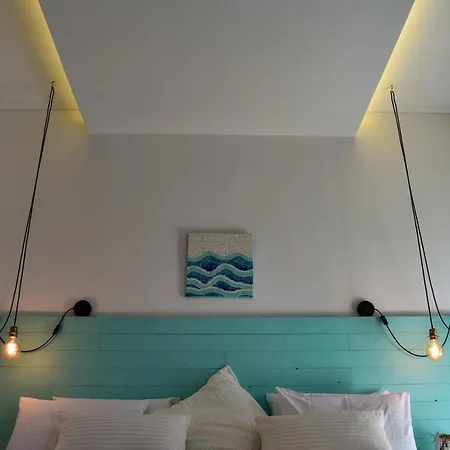 מלון דירות Andriana 3*